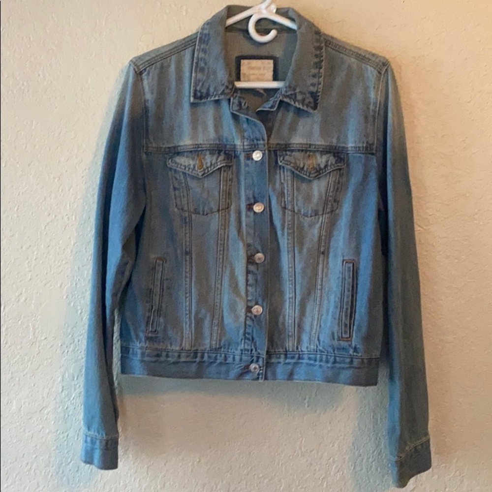 Denim Jacket / jeans jacket